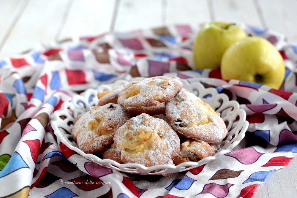 Biscoitos de maçã e passas