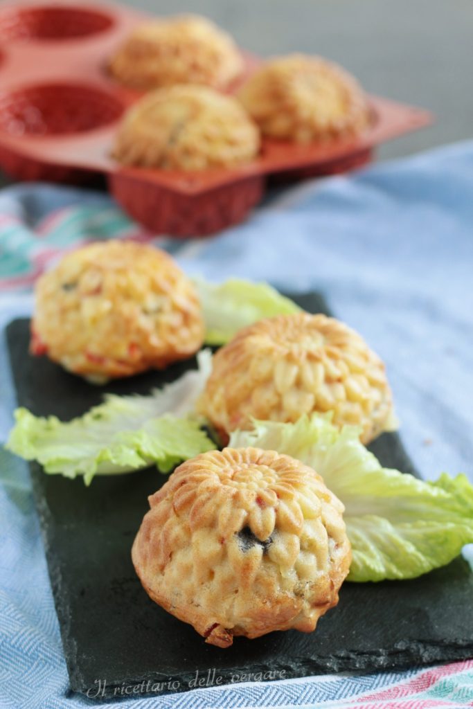 Muffin de legumes com queijo defumado