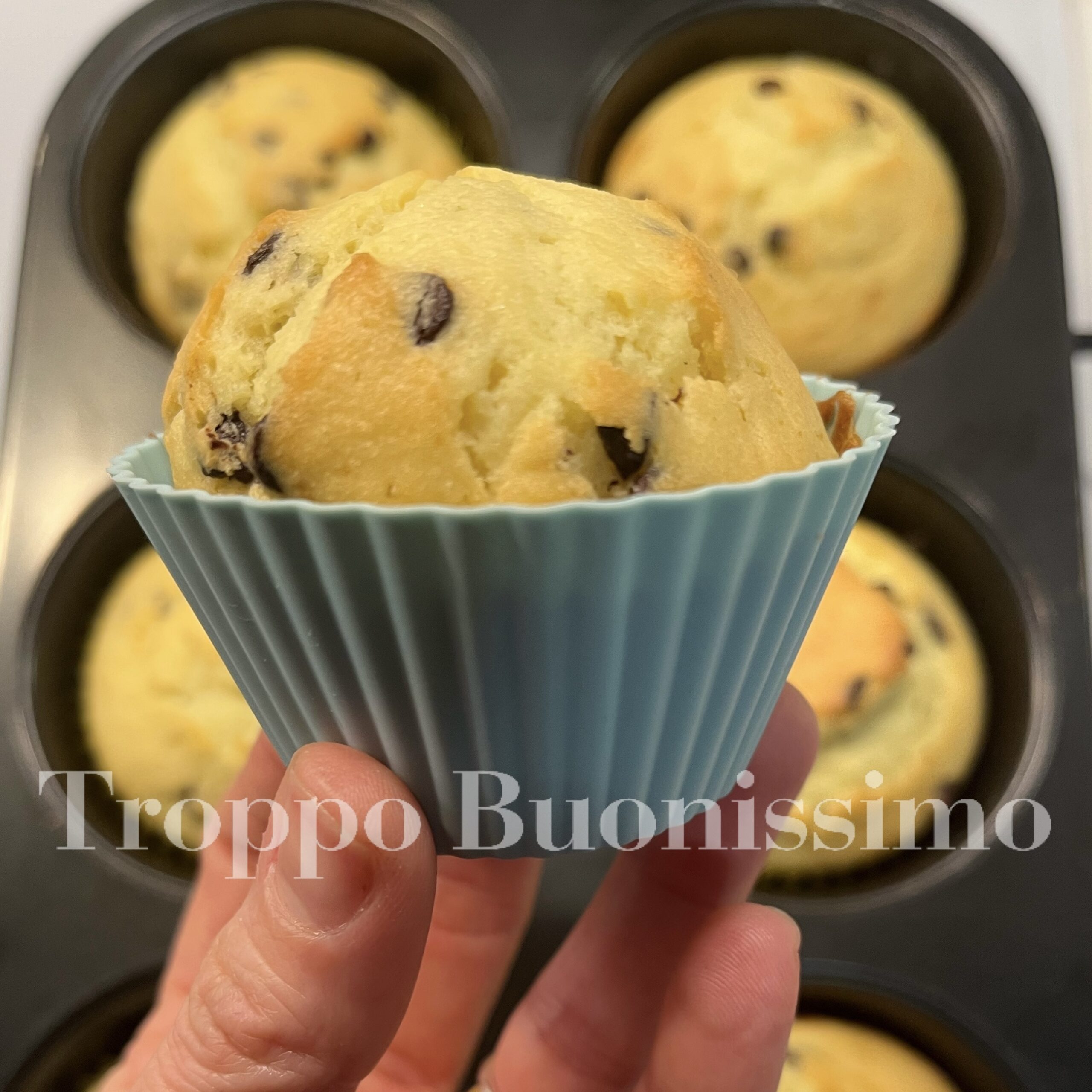 Muffin com creme de avelã e gotas de chocolate