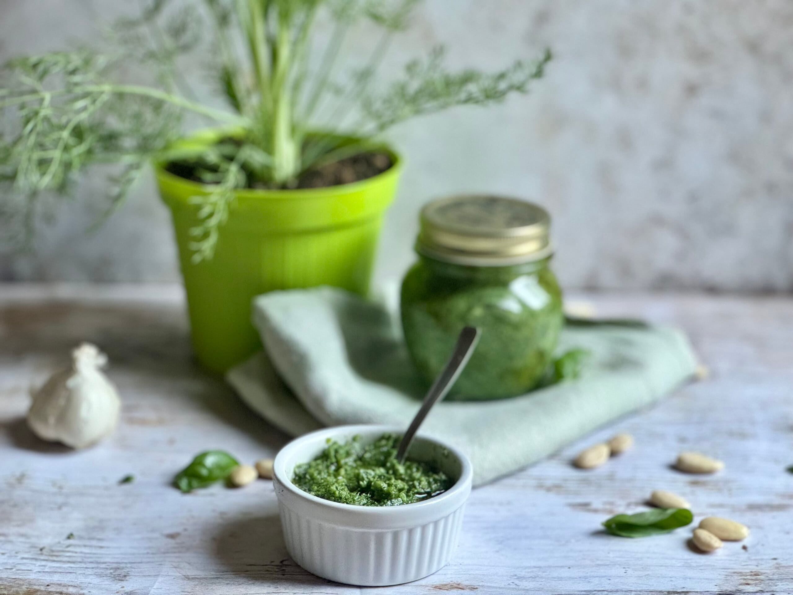 Pesto de erva-doce selvagem
