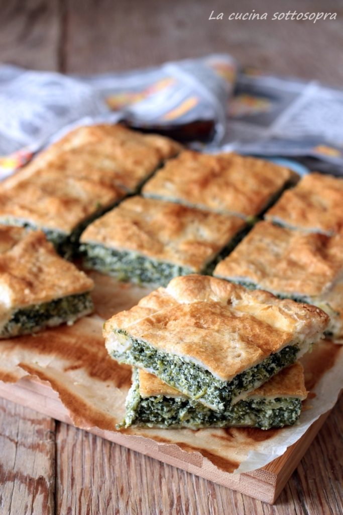 torta rústica de massa folhada, ricota e espinafre