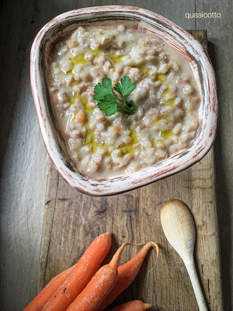Sopa de farro na panela de pressão elétrica