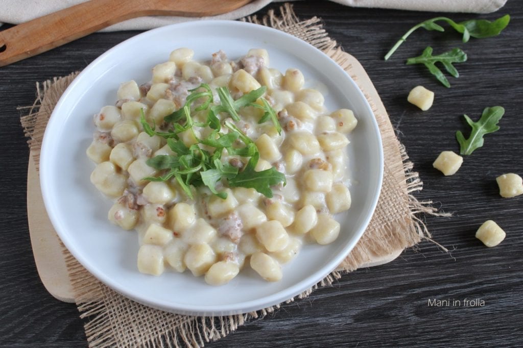Nhoques de batata com Linguiça e Taleggio