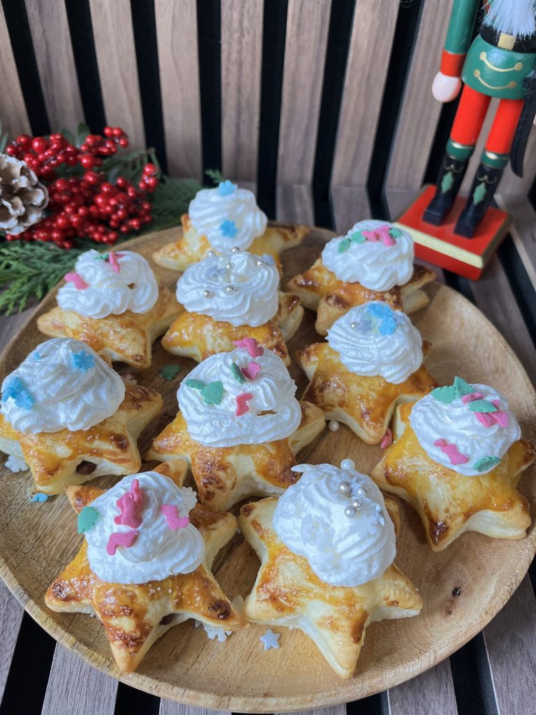 Estrelas de massa folhada com chocolate e creme de leite