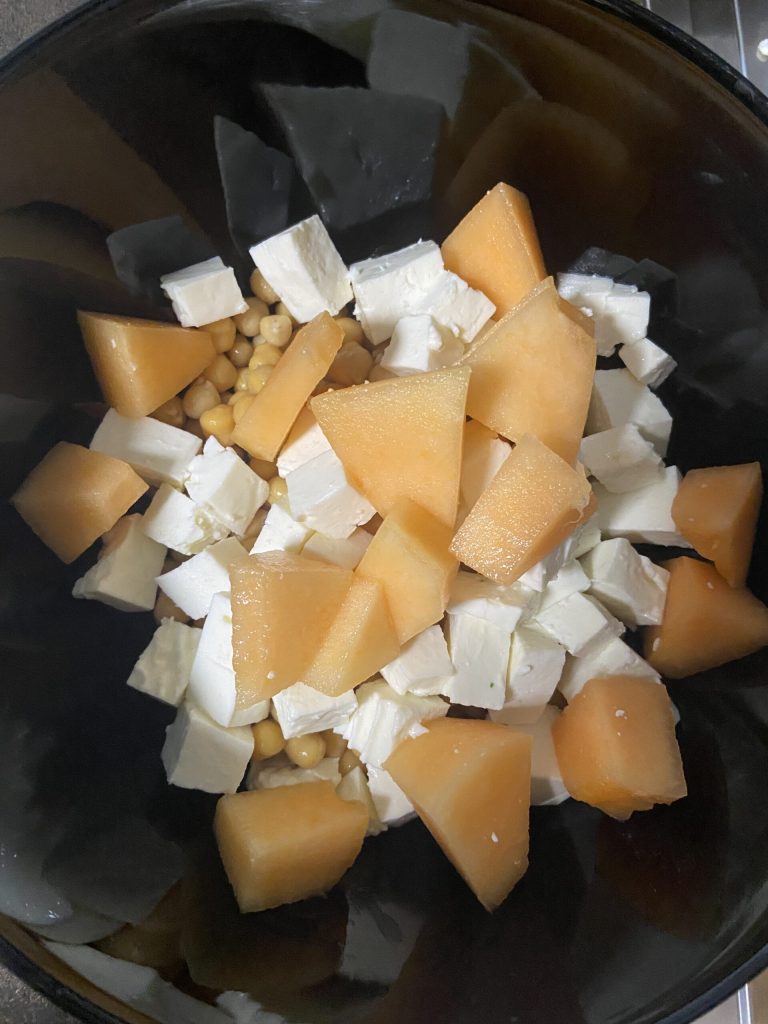 salada de grão-de-bico e melão