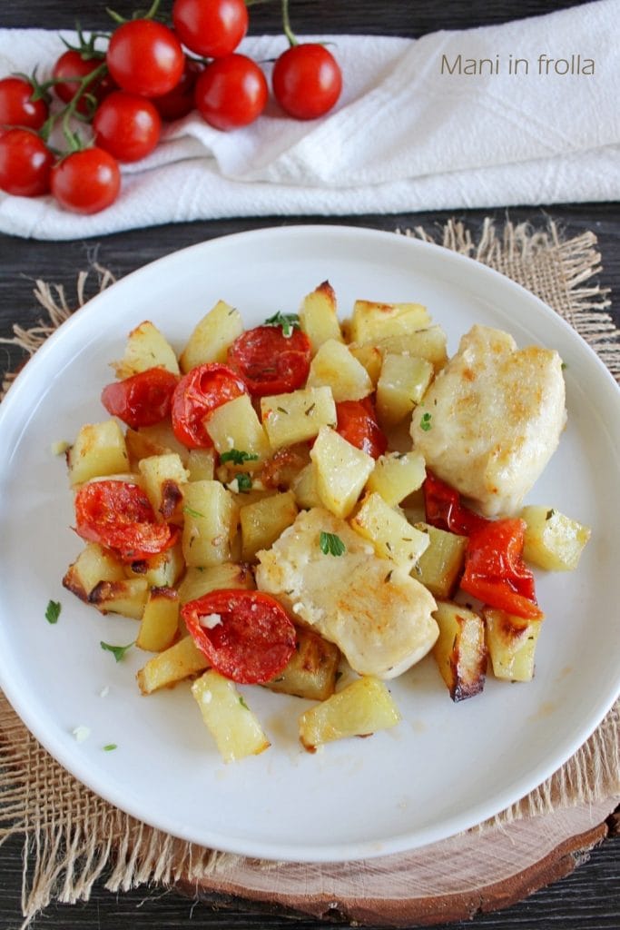 Bacalhau Assado com Batatas e Tomatinhos