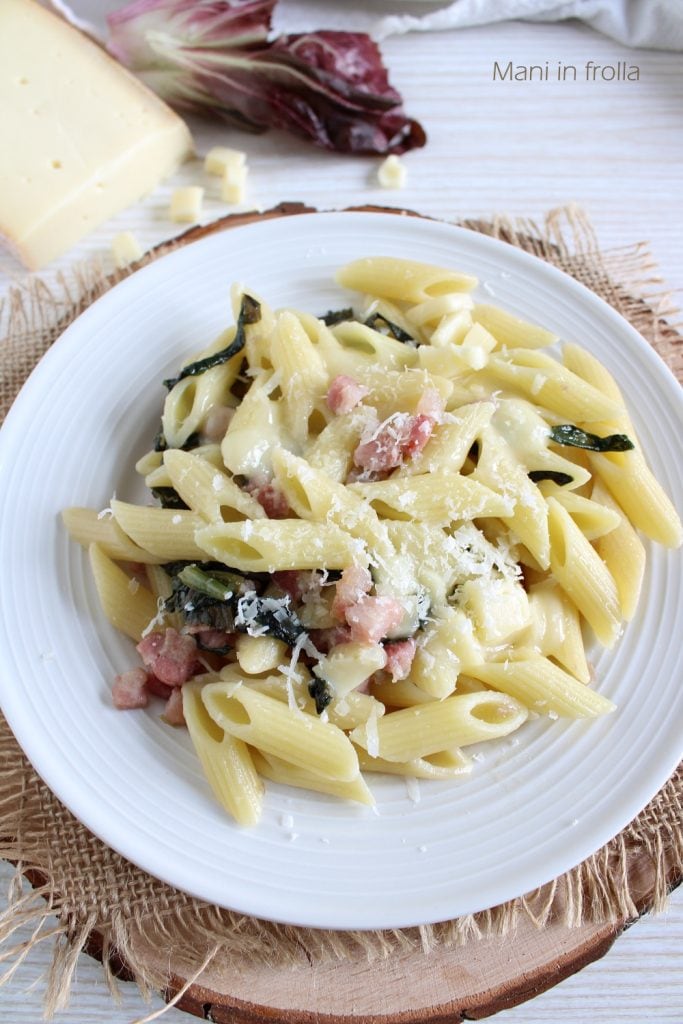 Massa com radicchio bacon e fontina