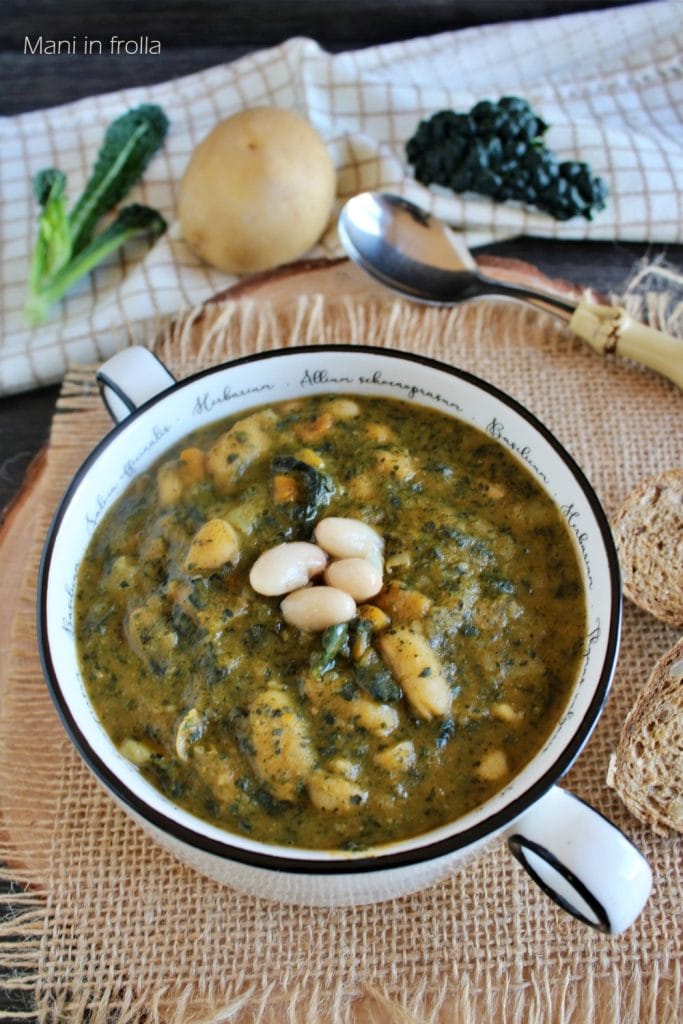 Sopa com couve e feijão cannellini