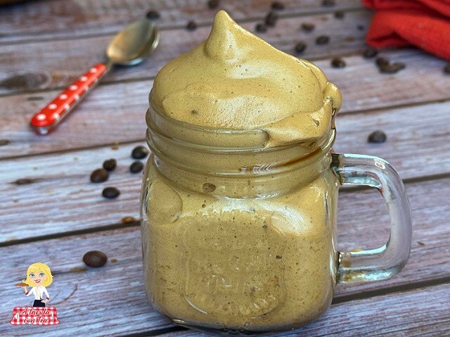 CREME DE CAFÉ COM ÁGUA