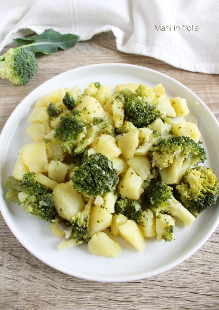 Brócolis e batatas na frigideira
