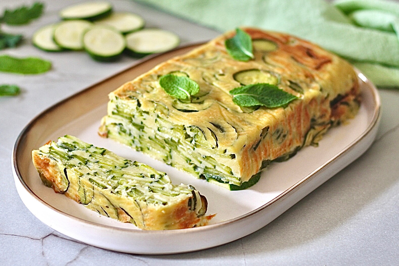 Bolo de abobrinha invisível, receita esperta e leve