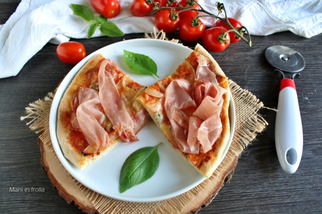 Pizza com Gorgonzola e Cebolas