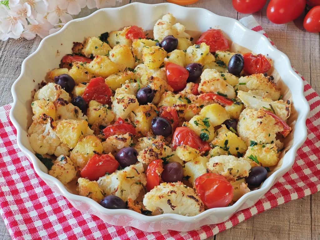 Couve-flor e batatas gratinadas à moda mediterrânea