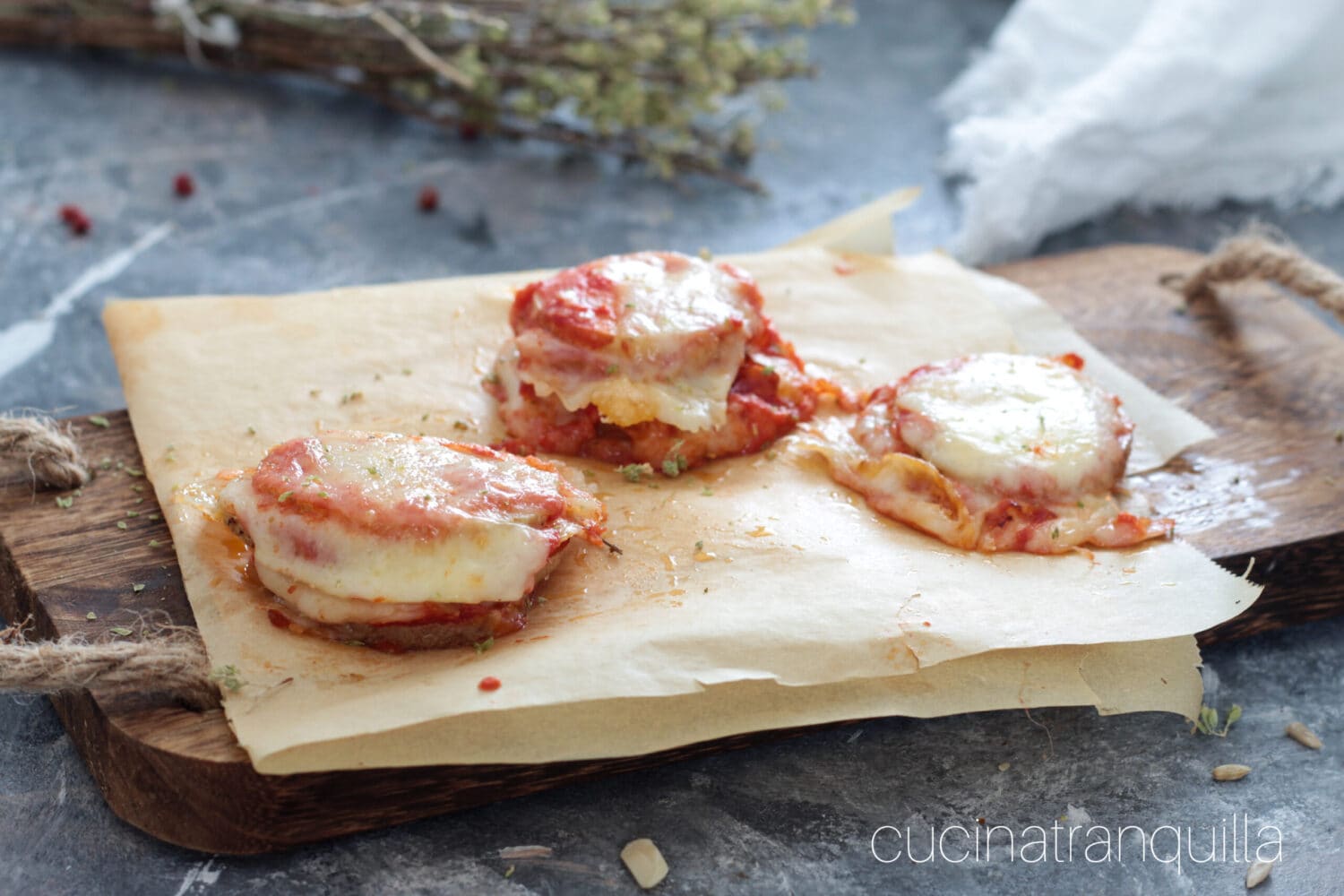 Batatas à parmigiana