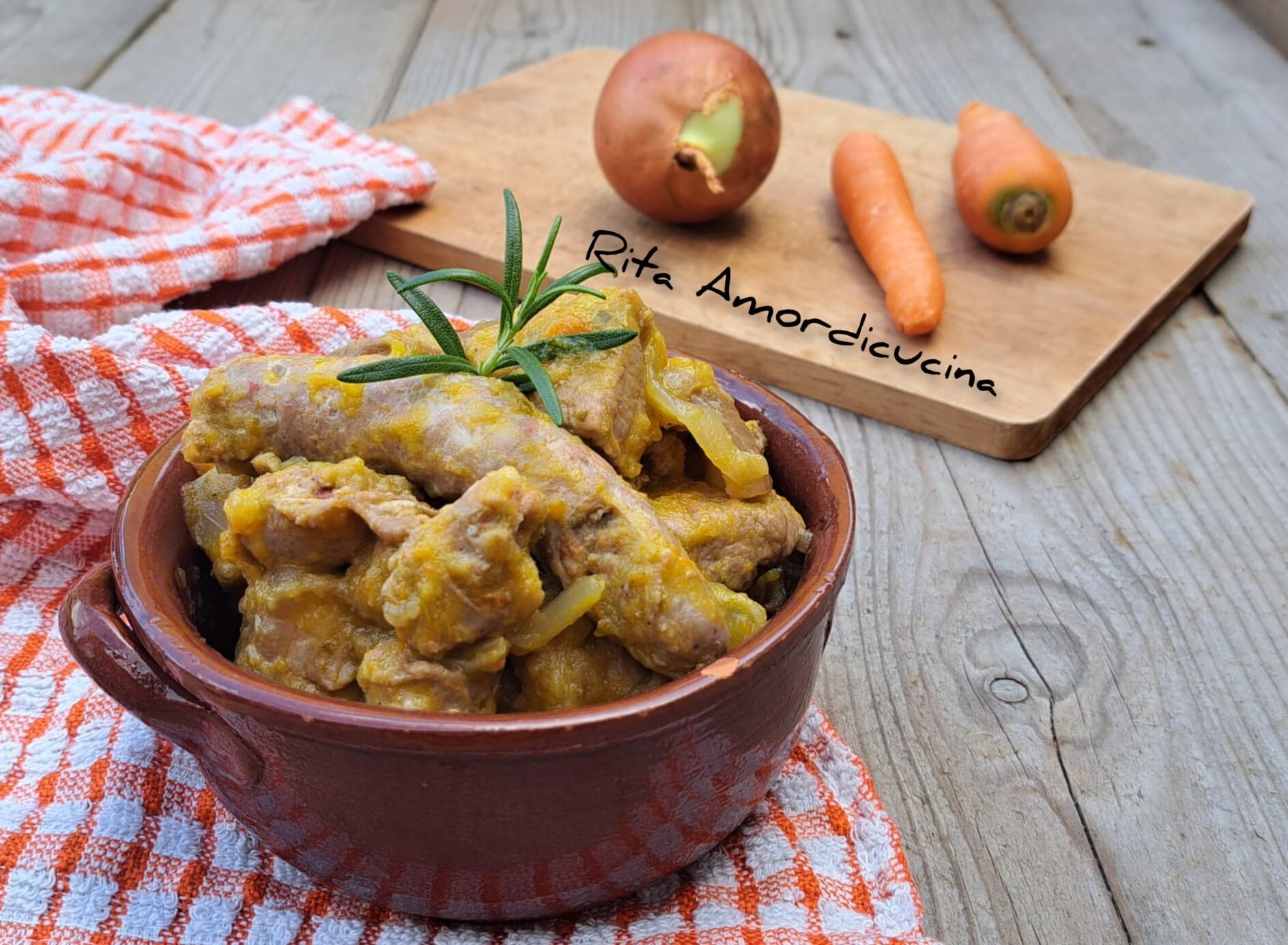 Genovese de porco linguiça e pele