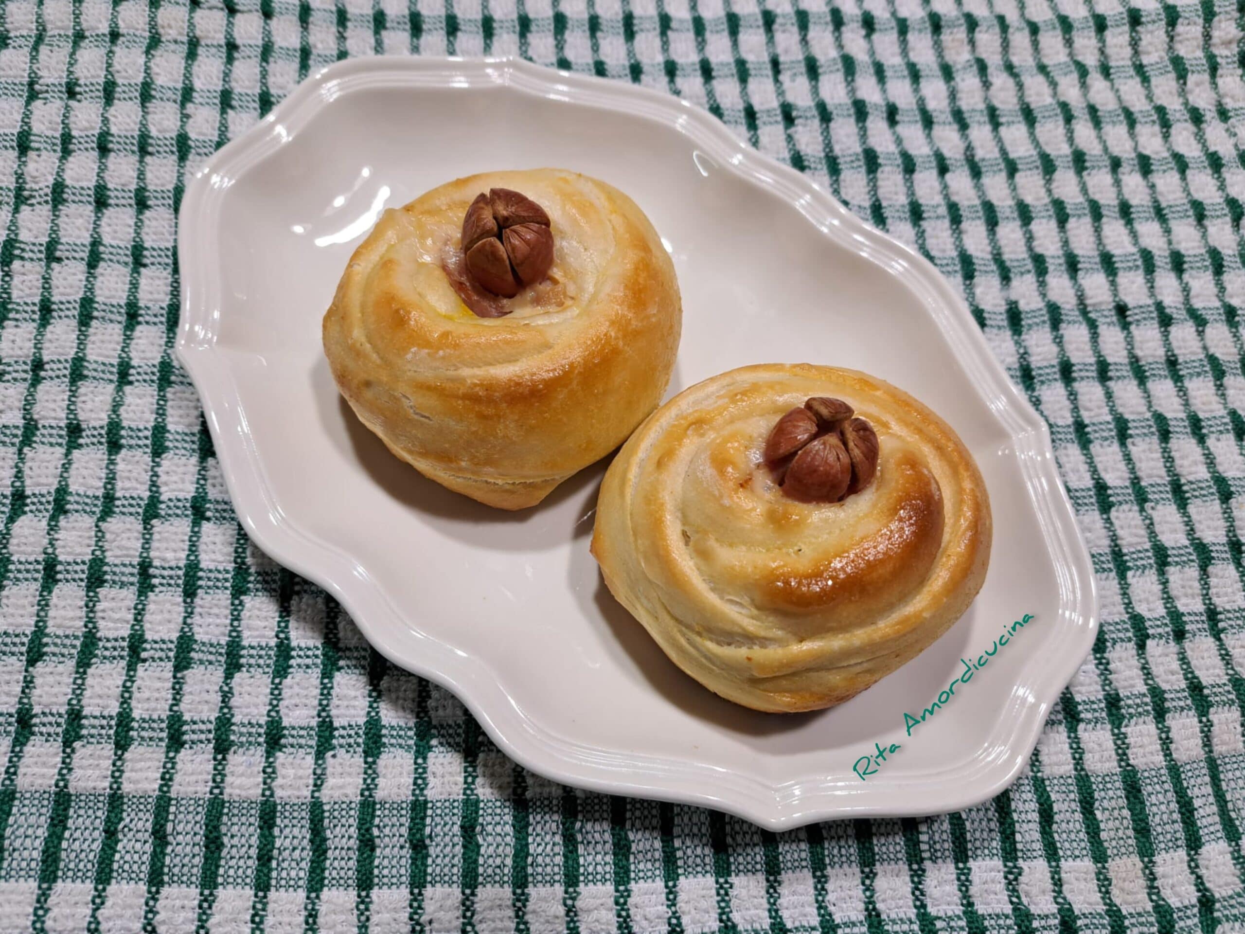 Rosetas de pão brioche recheadas
