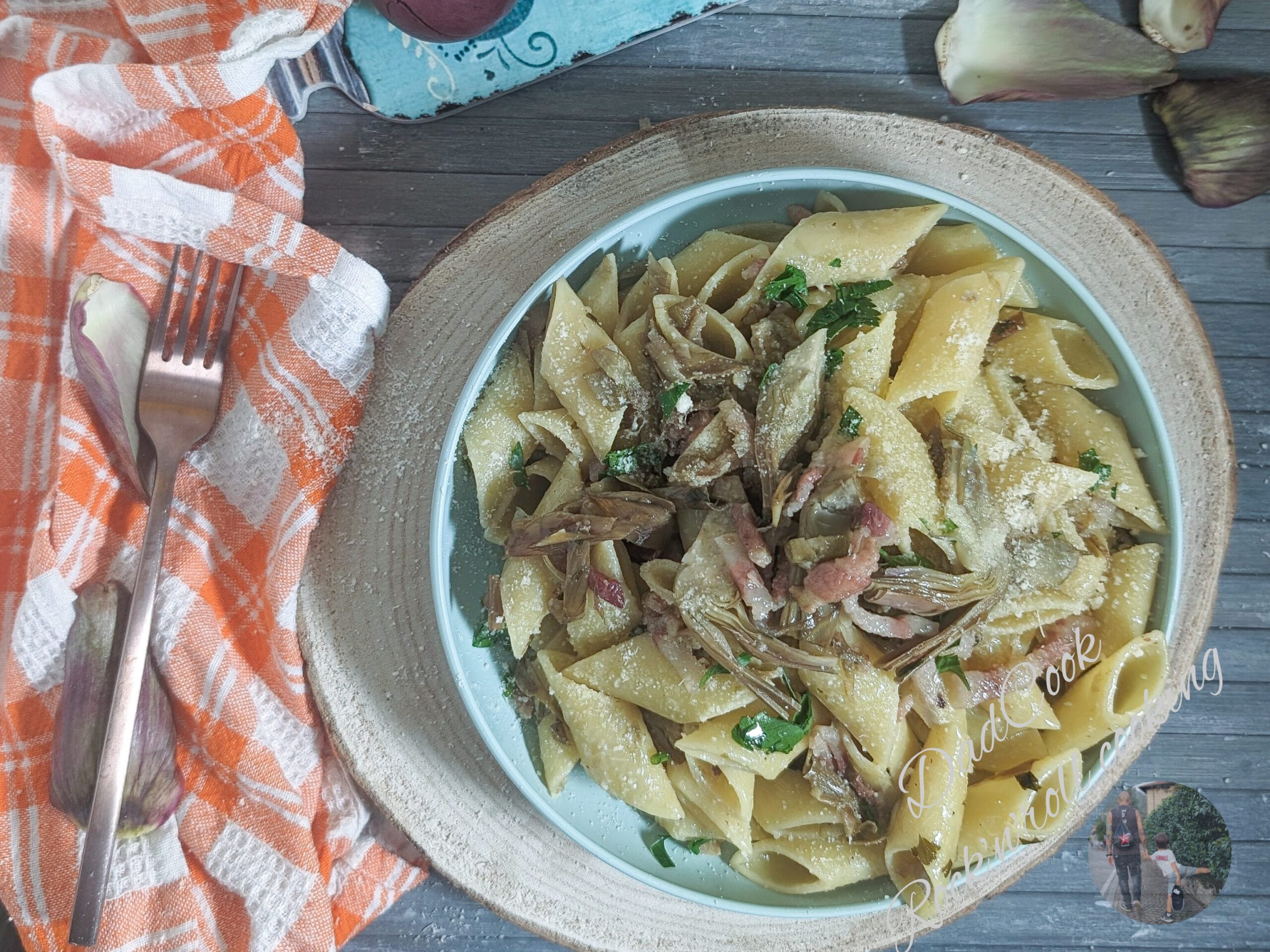 Macarrão com alcachofras e bacon: uma verdadeira delícia