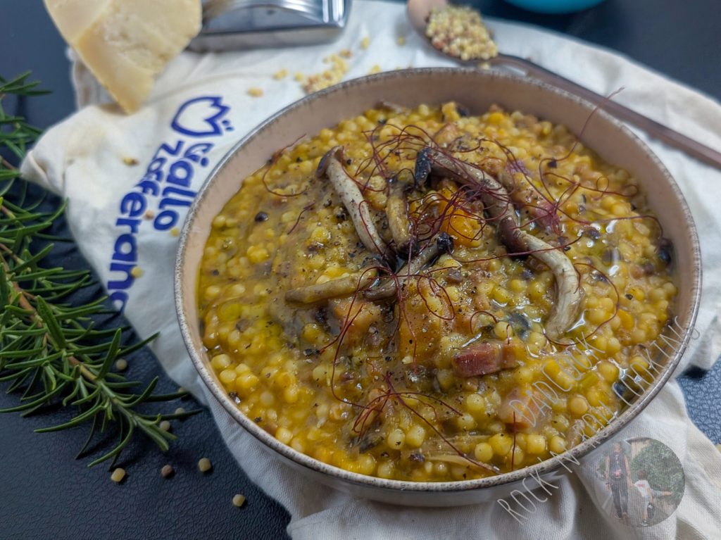 Vídeo Receita: Sopa Cremosa de Fregola e Abóbora - Simples e Nutritiva