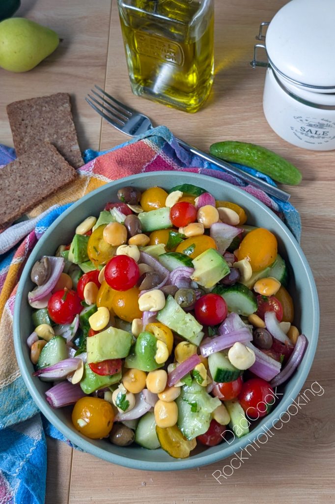 Salada Mediterrânea de Tremoços e Abacate: Fácil e Rápida
