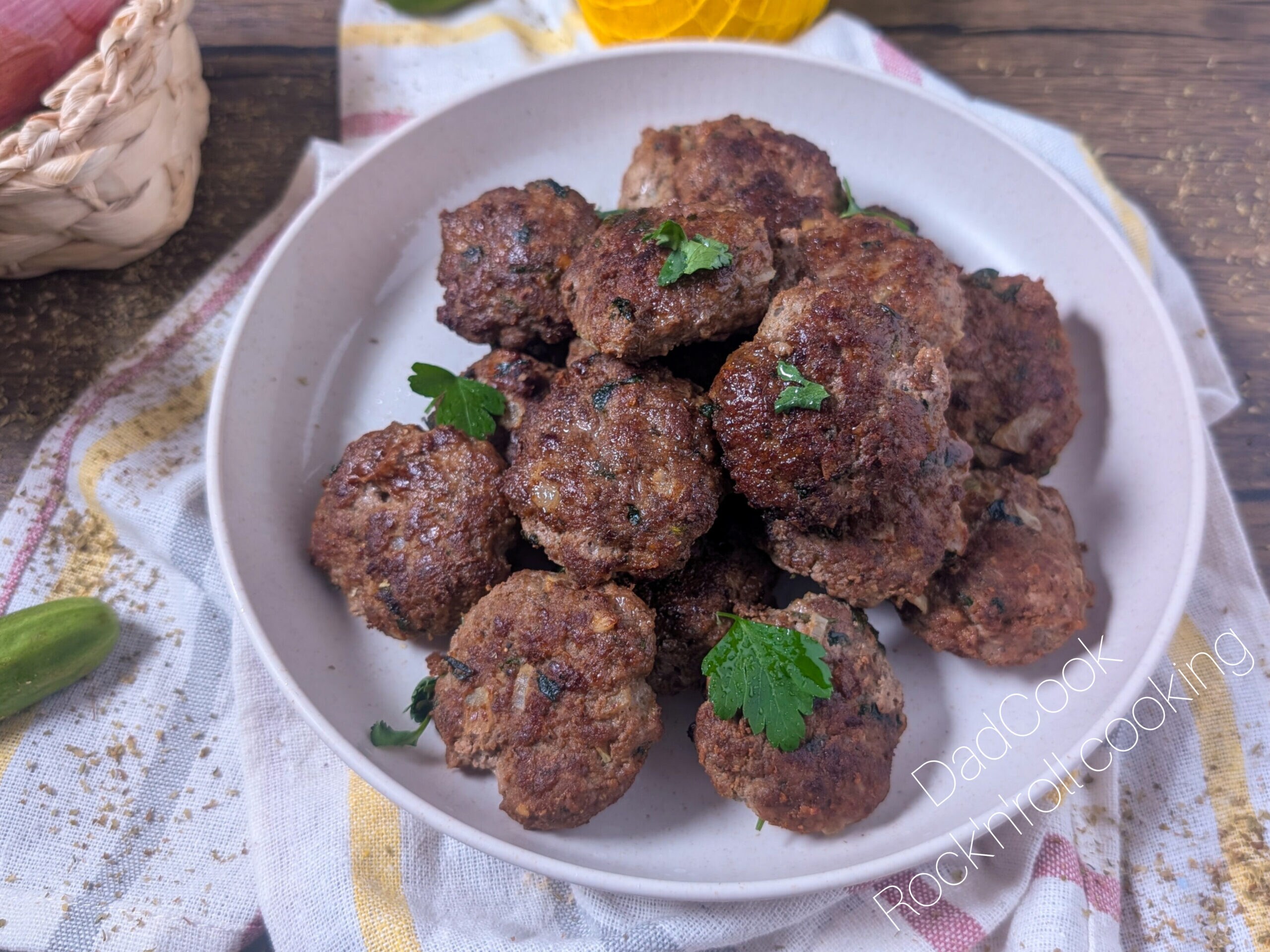 Receita de Almôndegas Sul-Africanas (Frikkadels): Macias e Saborosas