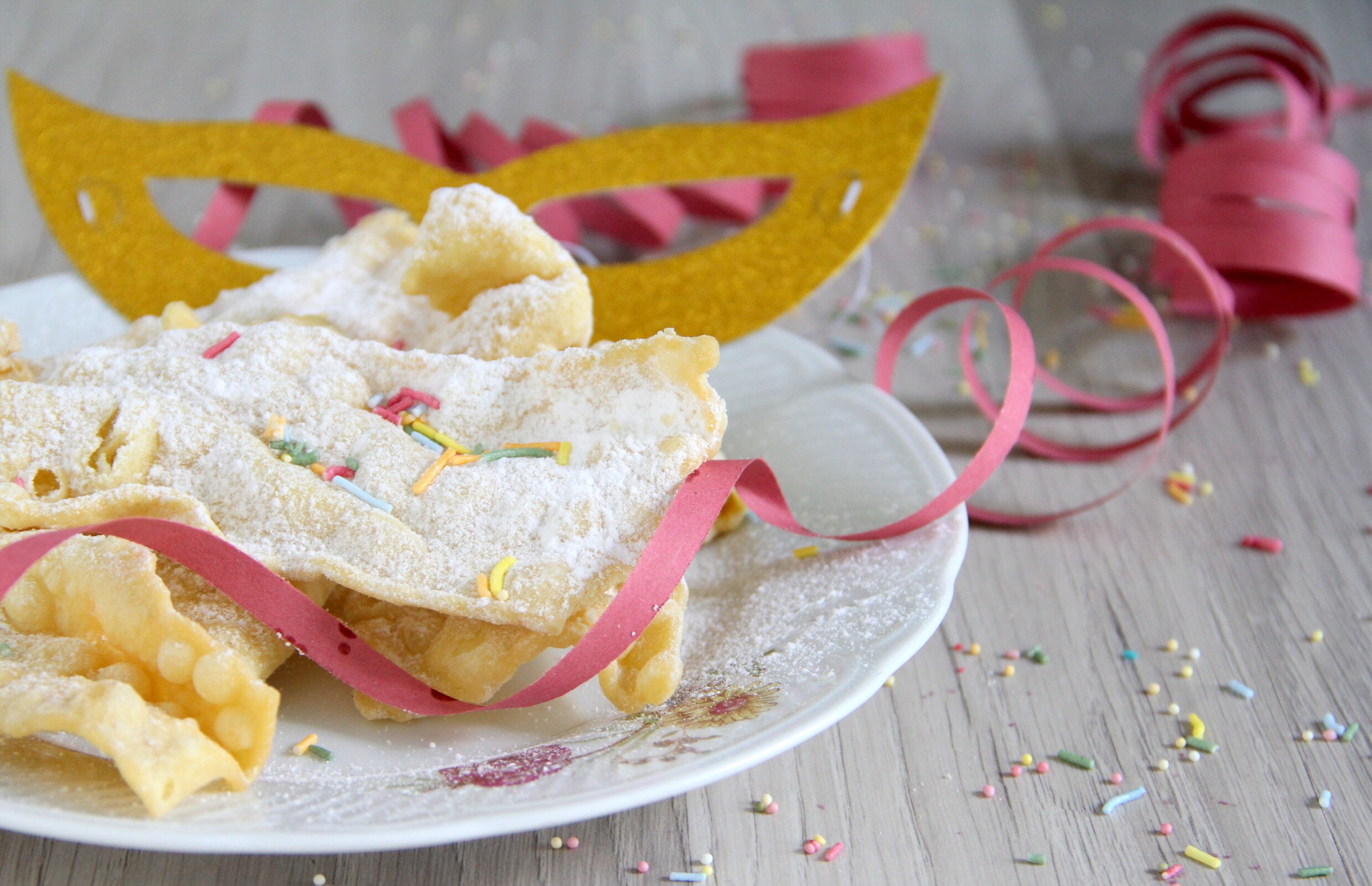 Chiacchiere Fraquenti de Carnaval