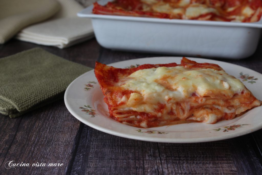 Lasanha ao molho de tomate Cozinha vista para o mar
