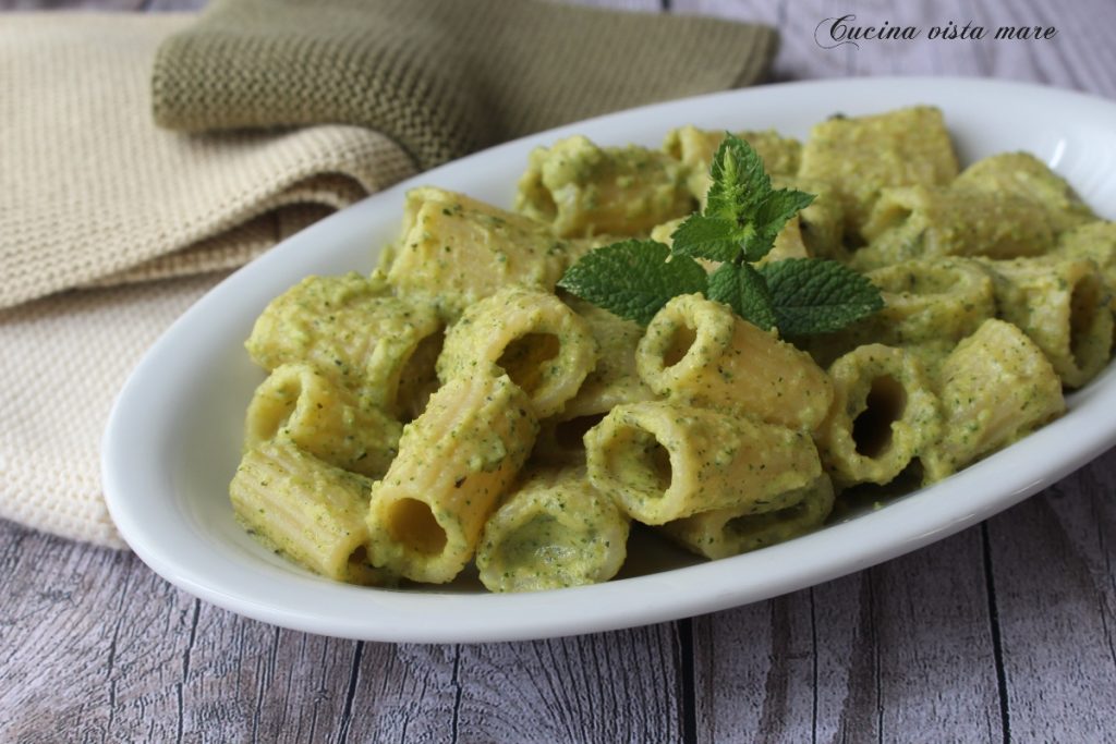Macarrão com abobrinha e açafrão Cozinha vista mar