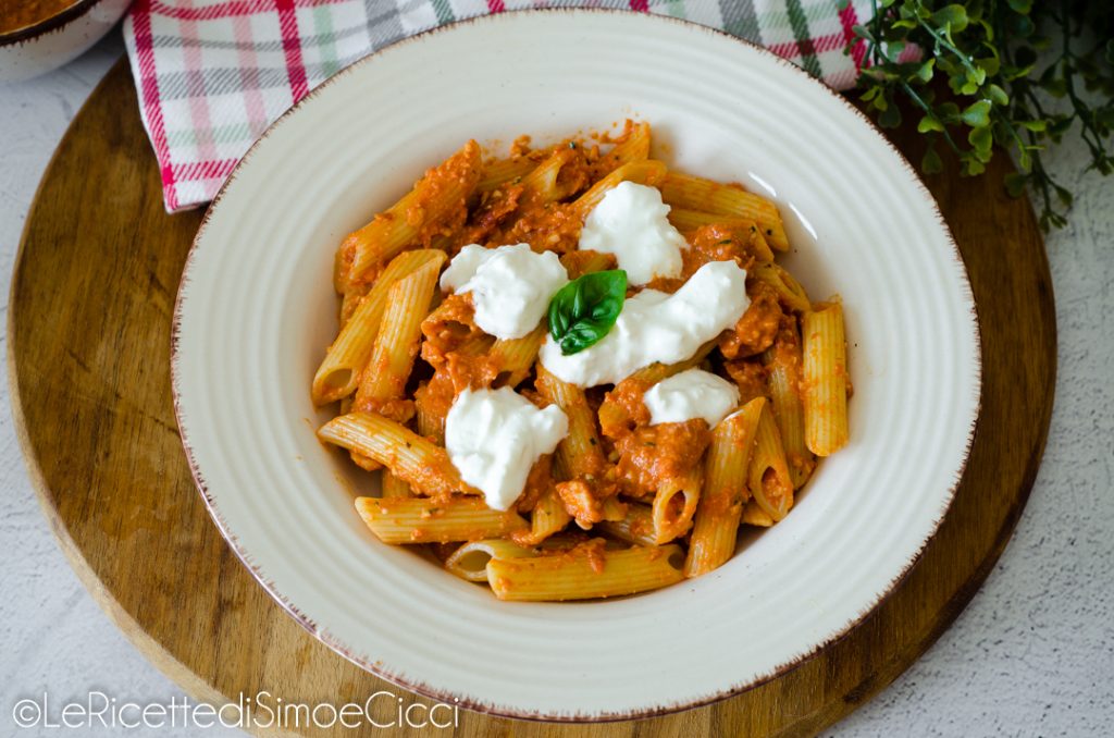 Macarrão com pesto vermelho