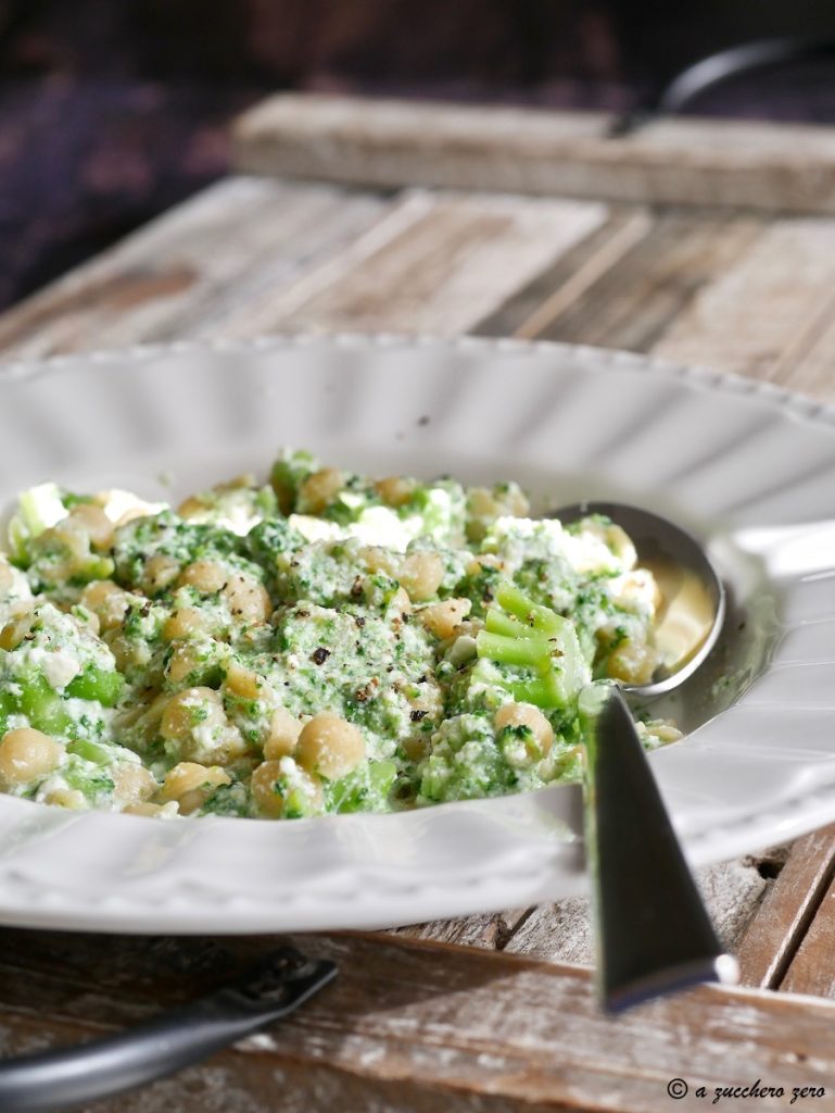 Macarrão integral com brócolis e ricota