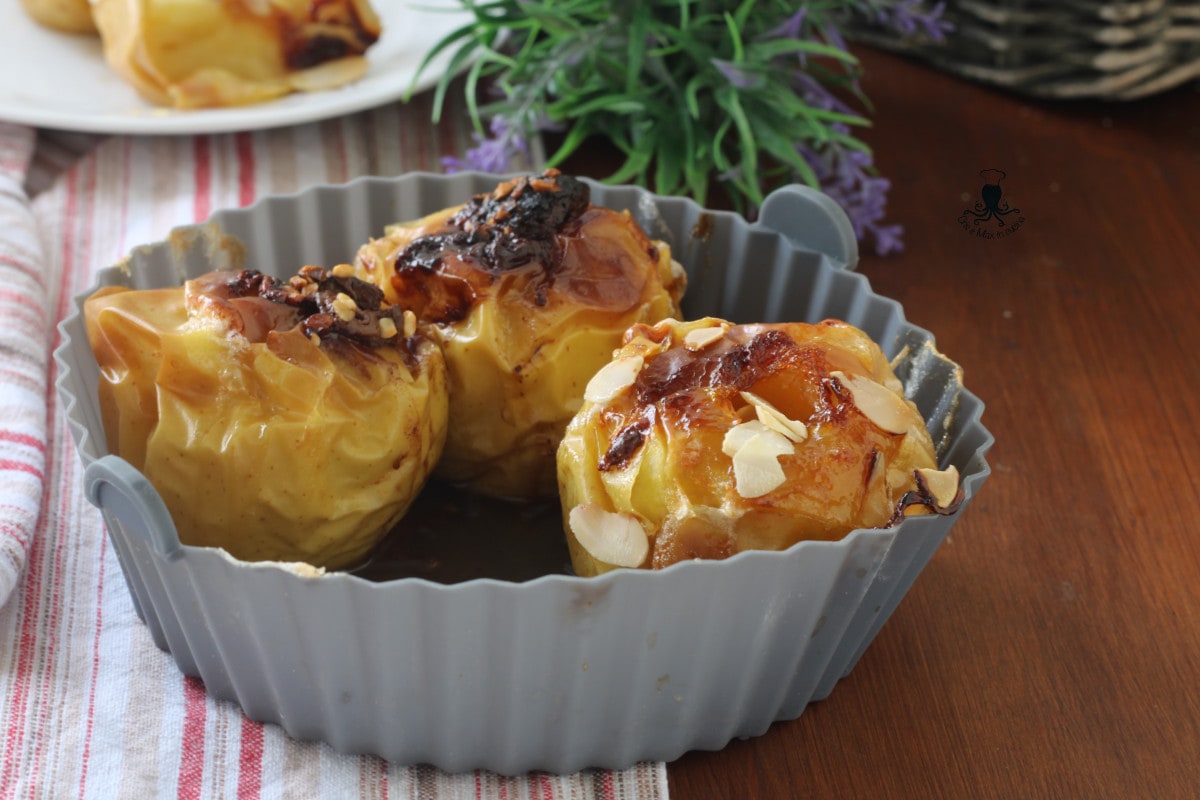 Maçãs recheadas na fritadeira a ar, com videorreceita