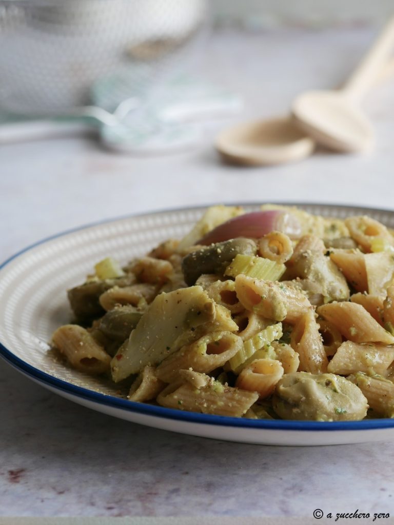 Massa com alcachofras e favas