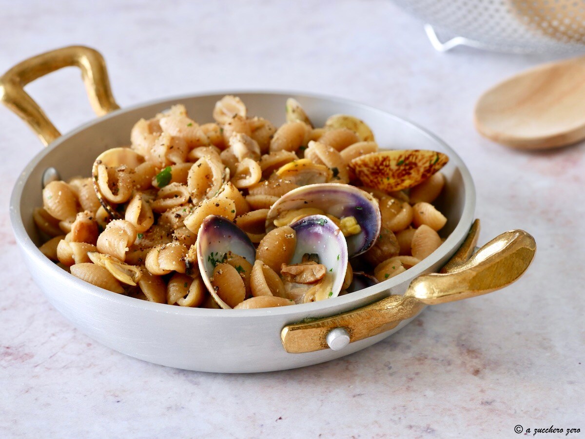 Massa com vôngole veraci e cogumelos porcini