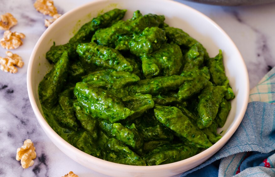 Massa fresca de espinafre feita com apenas 2 ingredientes!