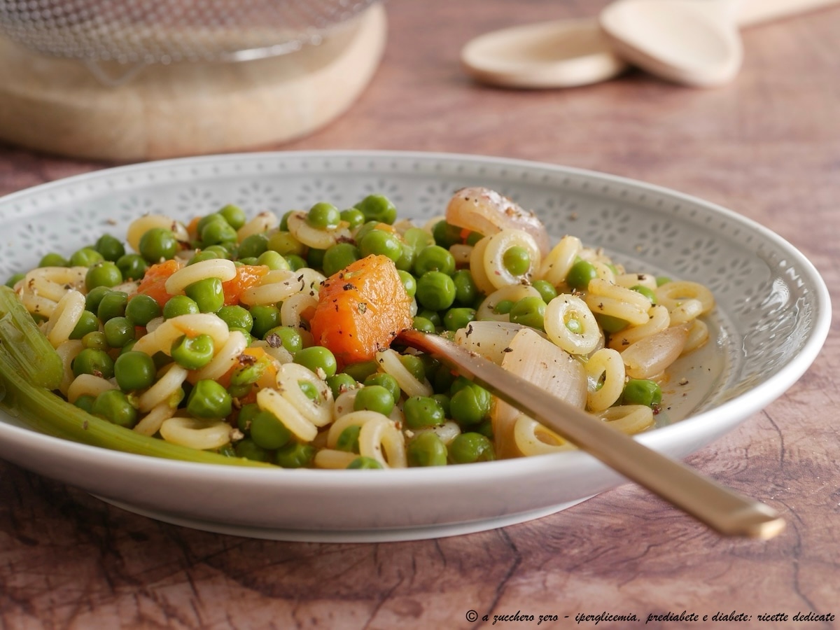 Minestrone com ervilhas e legumes