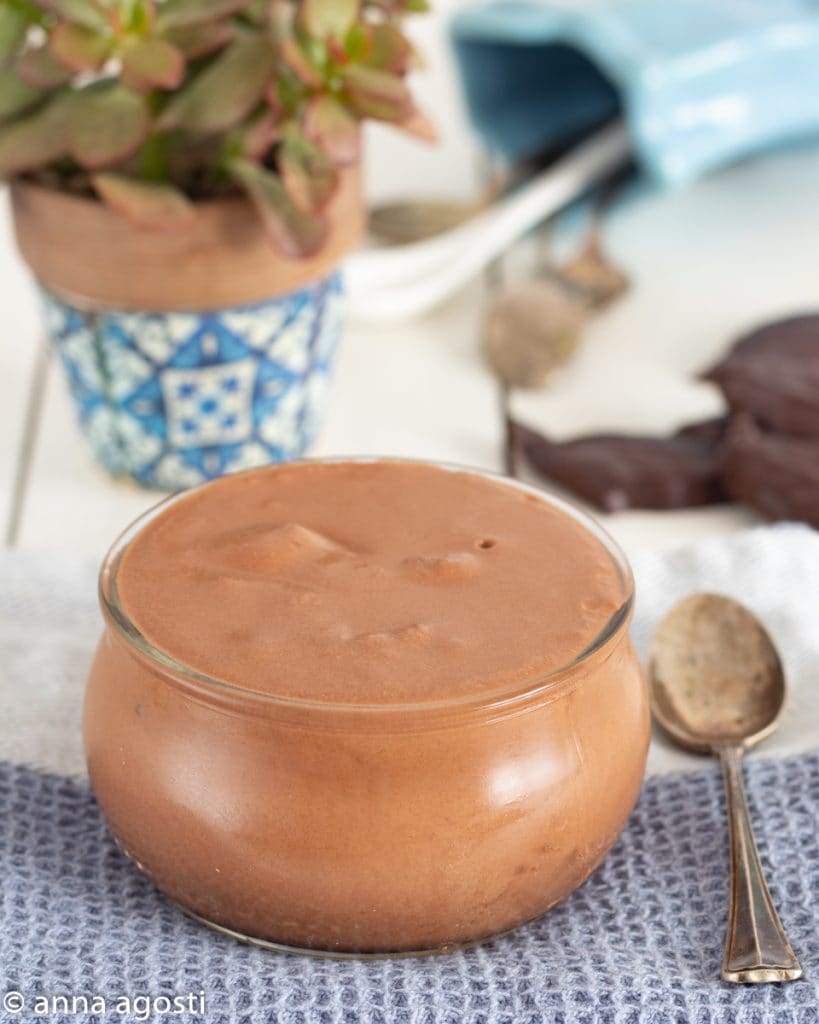 Mousse de chocolate com aquafaba