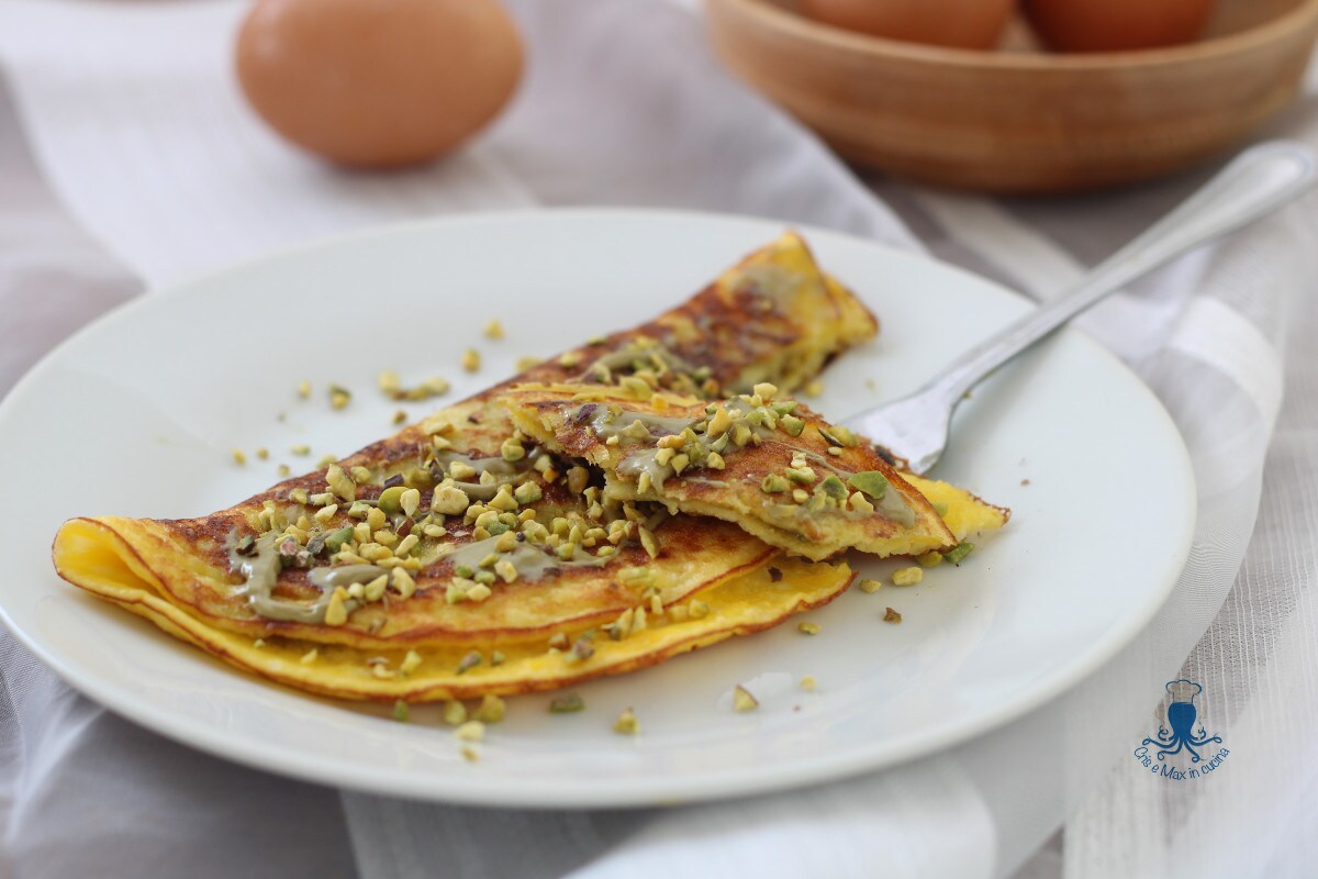 Omelete doce com pistache, receita pronta em poucos minutos!