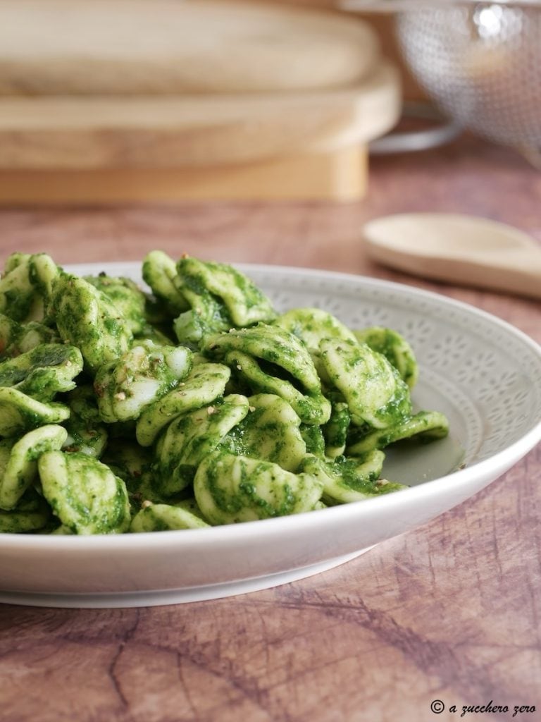 Orecchiette pesto de couve negra e camarões