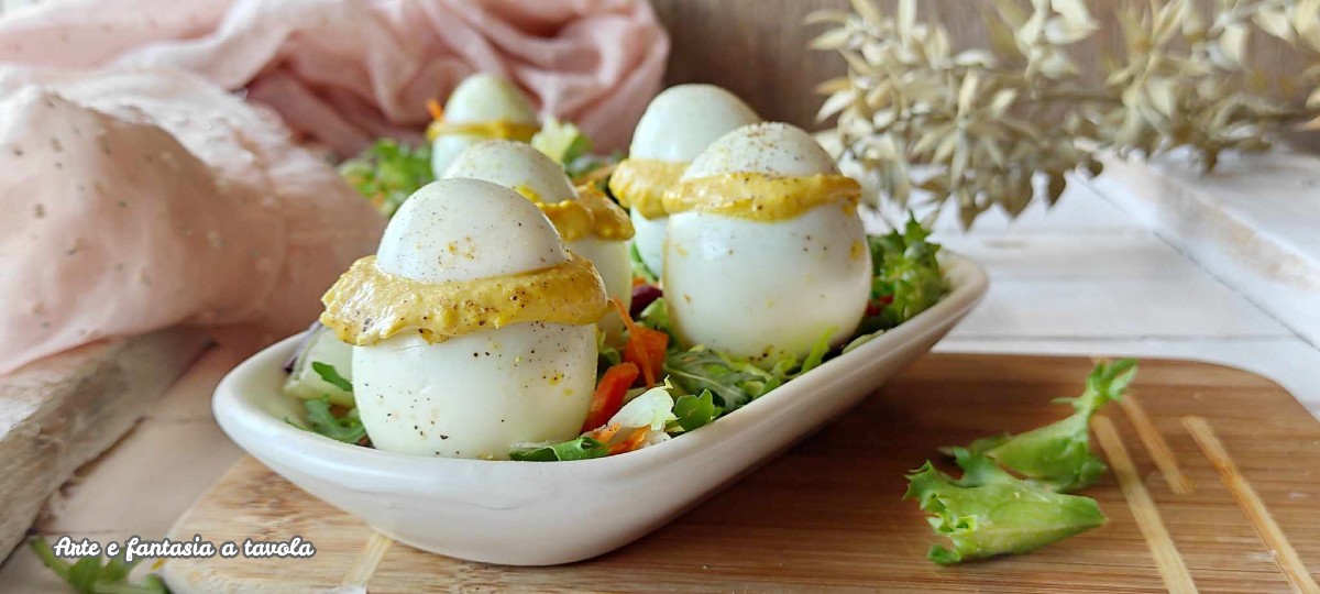 Ovos cozidos recheados com atum entrada rápida para Páscoa