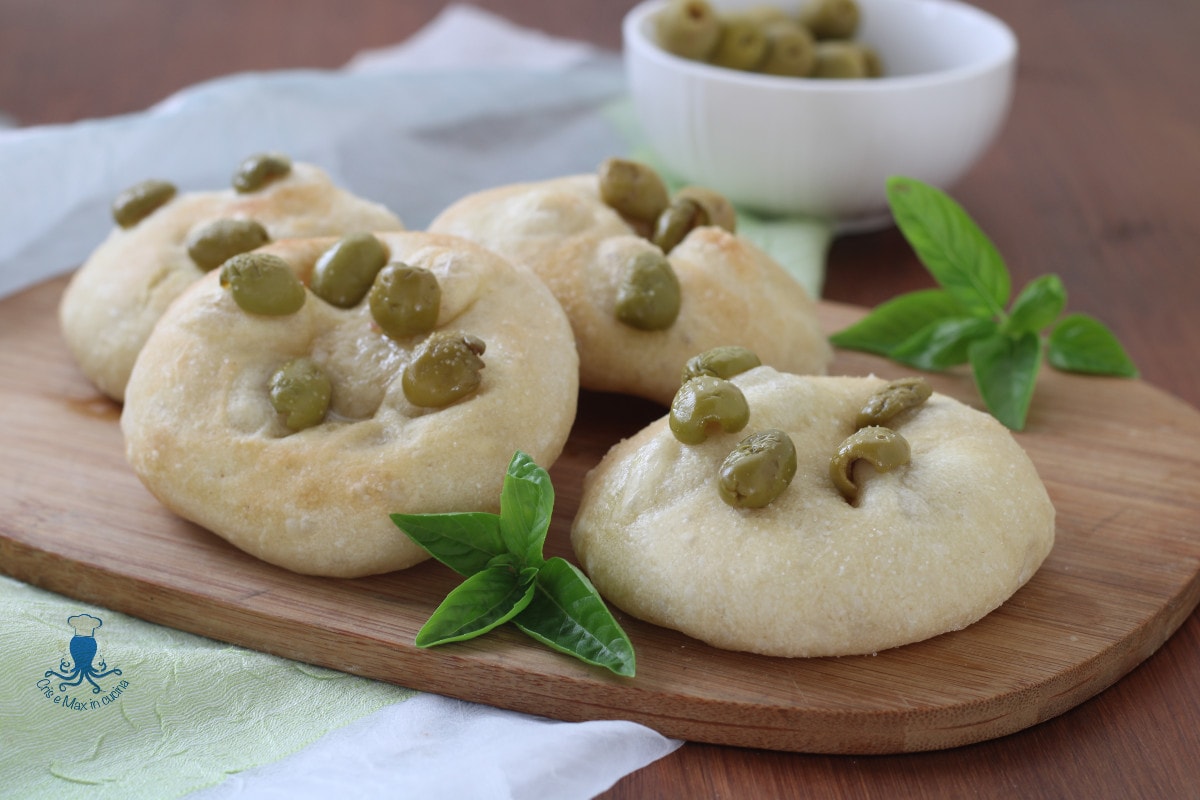 Pãezinhos de azeitonas verdes, receita fermentada