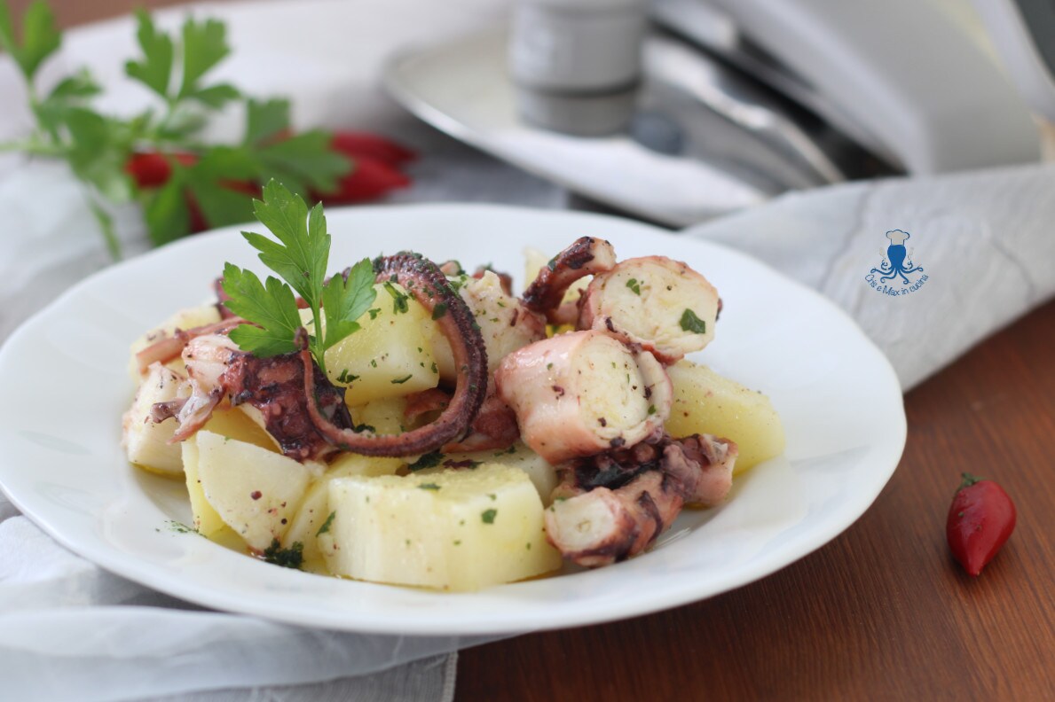 Polvo e batatas na panela de pressão