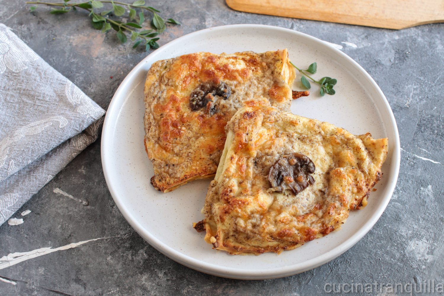 Crepes com cogumelos e presunto cozido