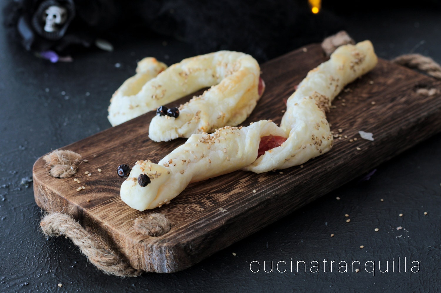 Cobras de massa folhada