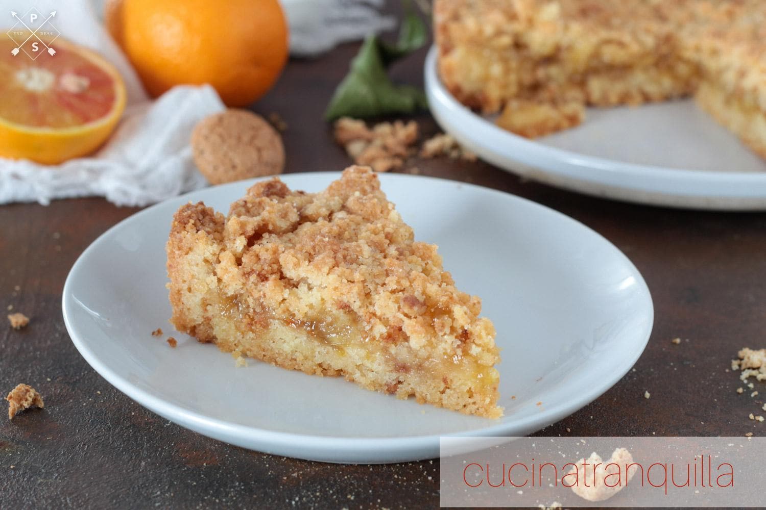 Torta esfarelada com biscoitos amaretti e geleia de laranja