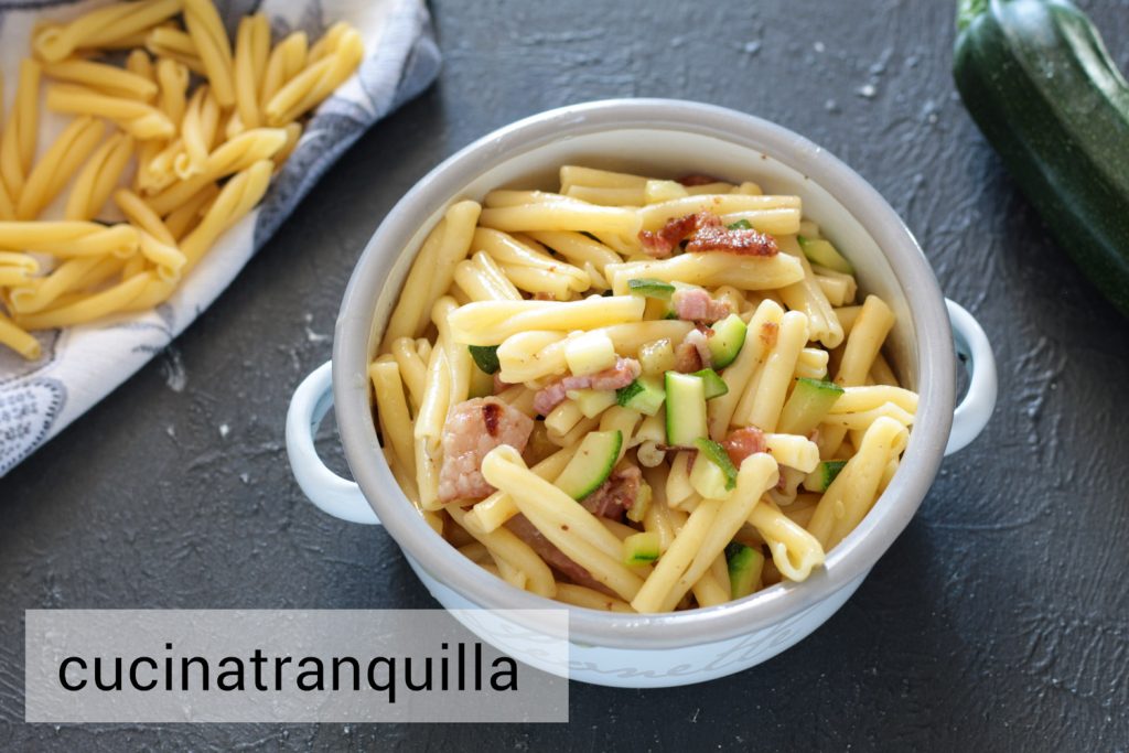 Casarecce com guanciale e abobrinha