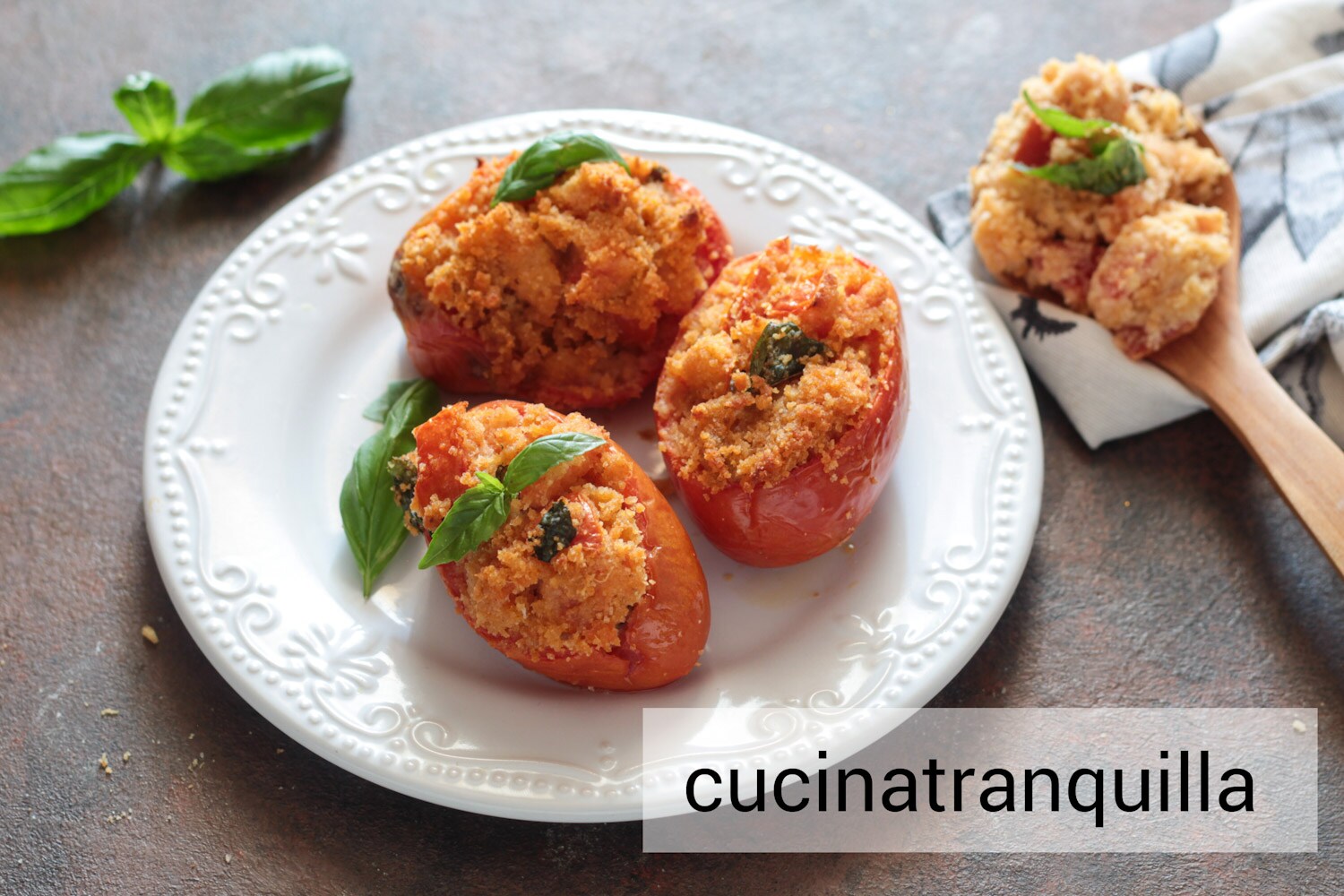 Tomates alongados recheados gratinados