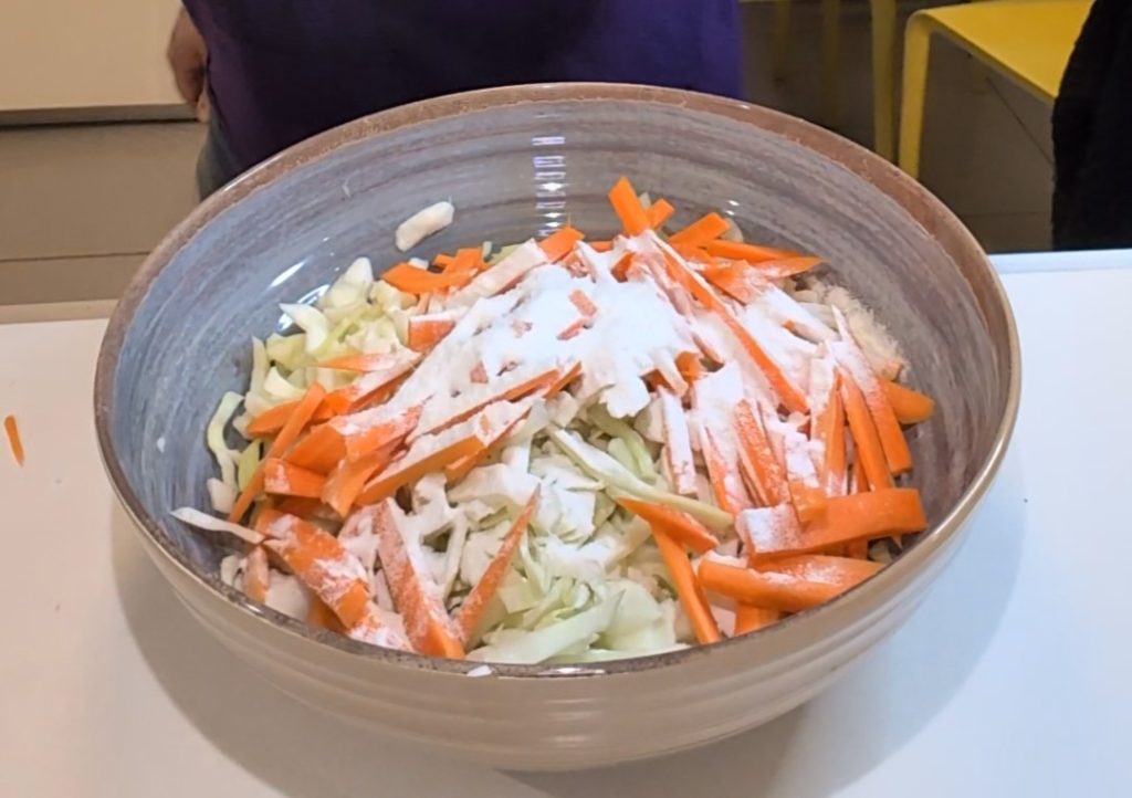 Panquecas Salgadas de Carnaval: a receita fantasia com Repolho e Cenouras