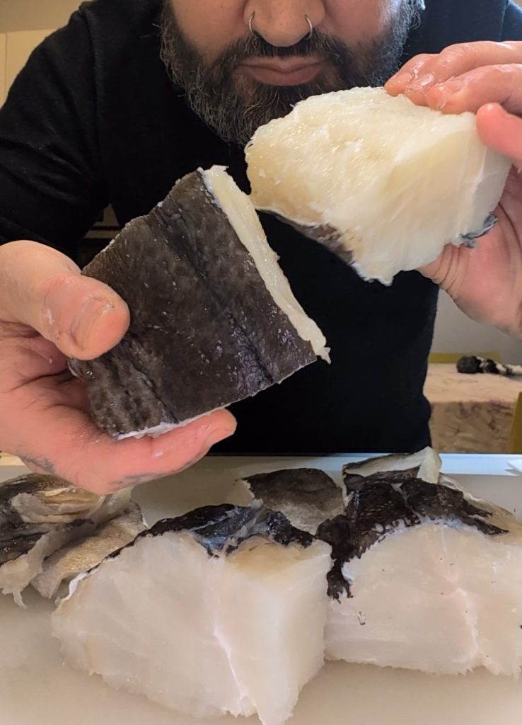 Bacalhau Frito Perfeito: Crocante, Saboroso e à Calabresa! 🐟🌶️🥔