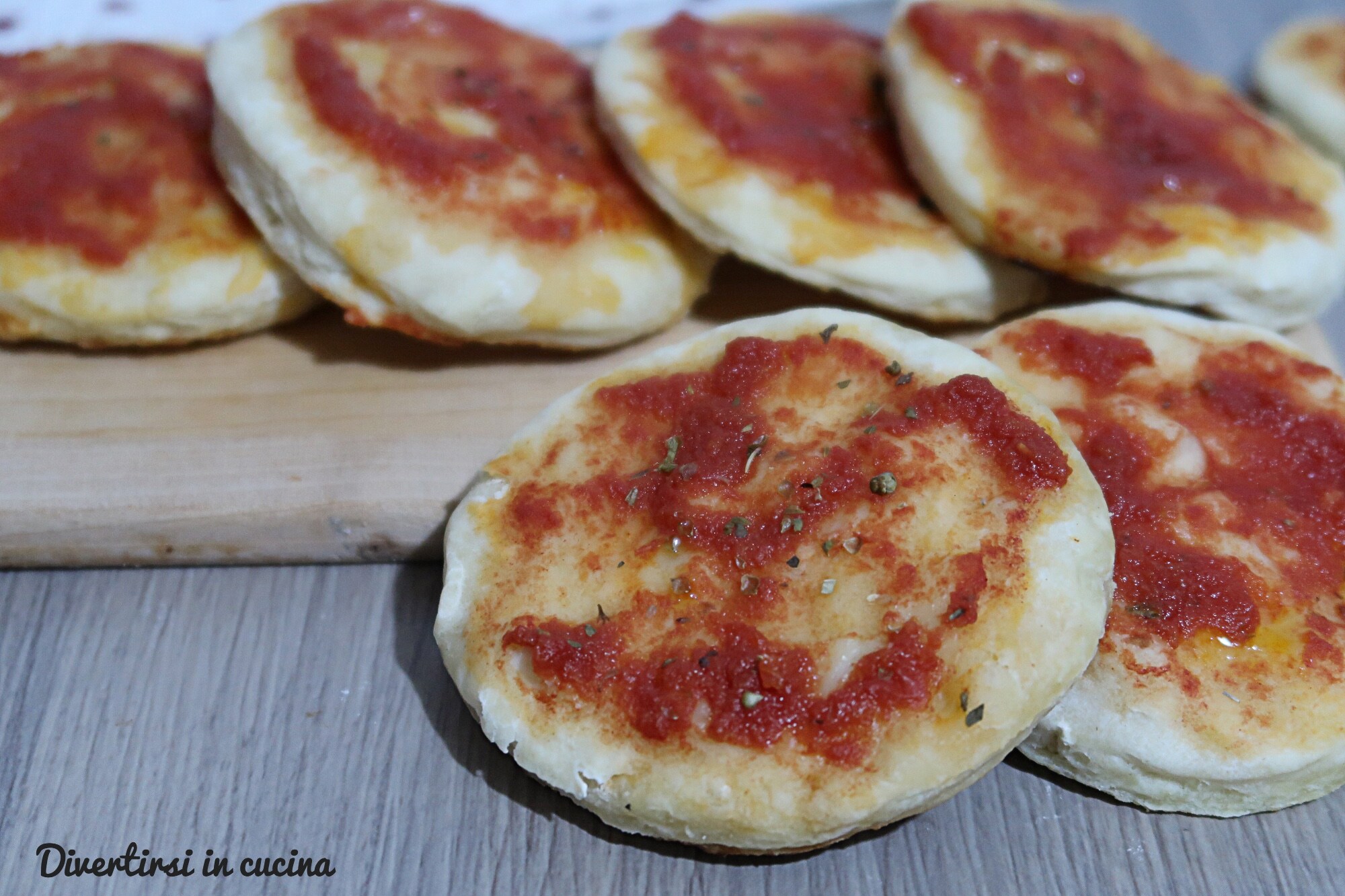 Pãezinhos rápidos na frigideira sem fermentação