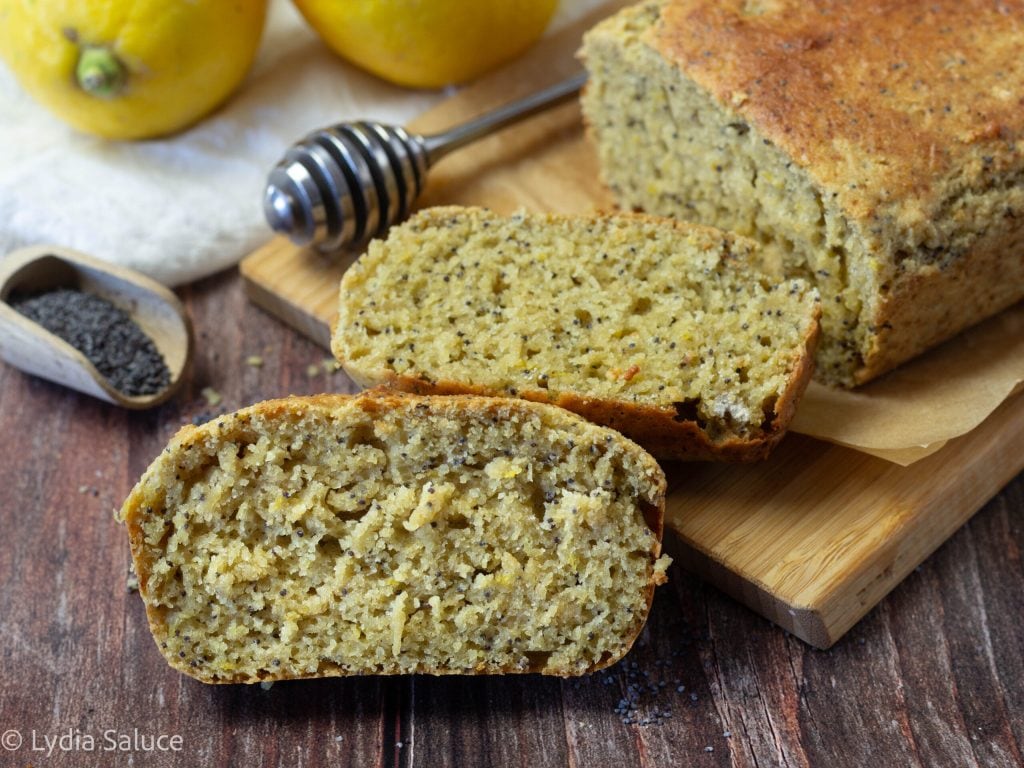 Pão de aveia, amêndoas e limão
