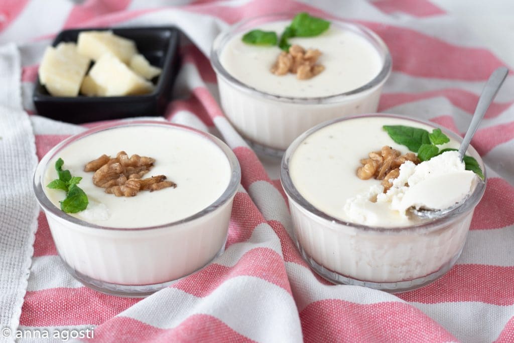 Panna Cotta de Parmesão entrada simples